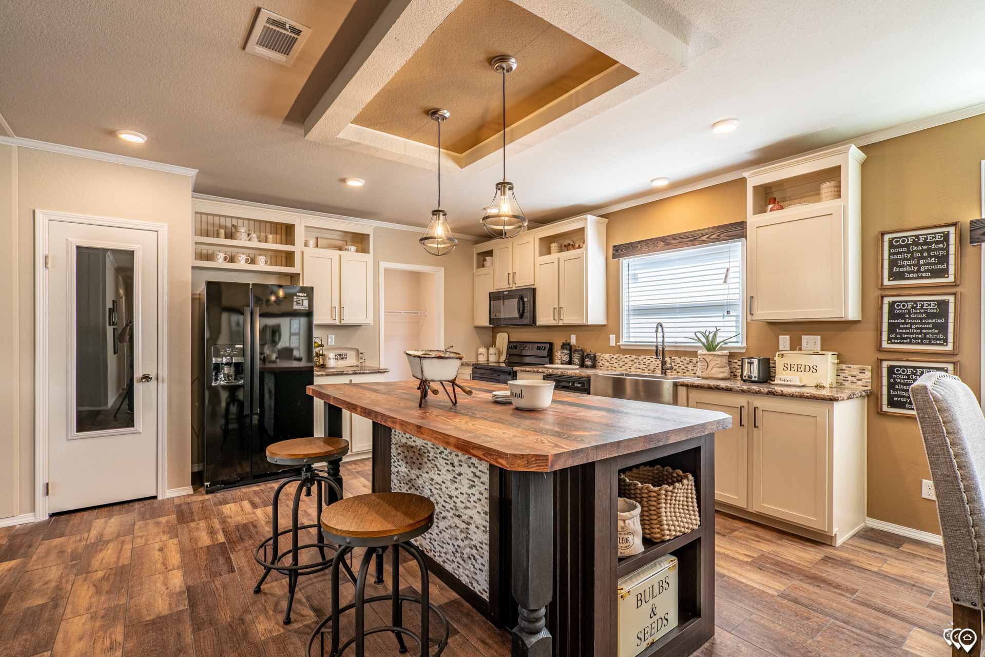 Fiesta / The Somerset 320FT32604A by Solitaire Homes of Albuquerque